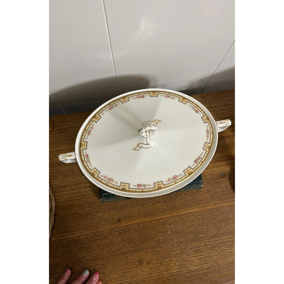 Vintage W.H. Grindley & Co The Victory Covered Vegetable Bowl - Picture 4 of 11